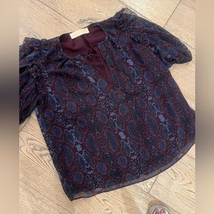 Fall inspired, short sleeve blouse